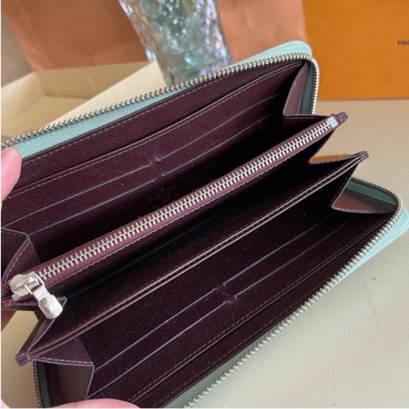 Authentic Louis Vuitton long wallet - Picture 10 of 13